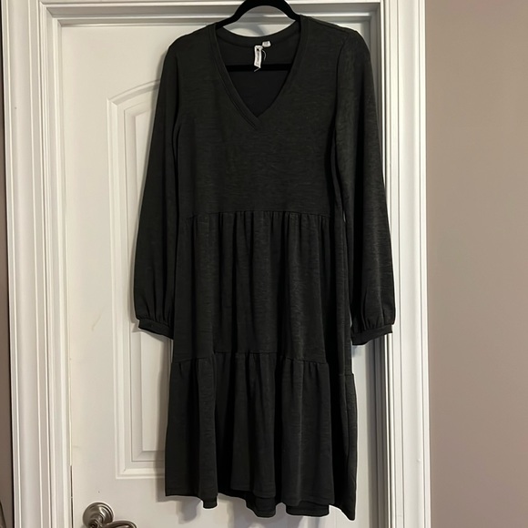 Cable & Gauge Dresses Cable Gauge Tiered Dress Poshmark